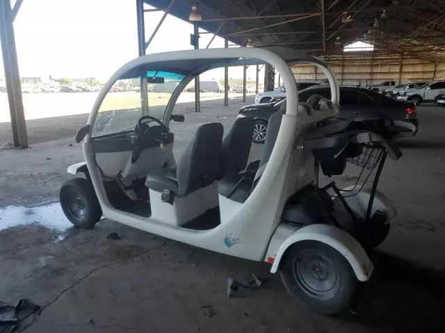 2002 Generac Golf Cart