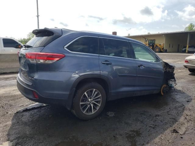 2019 Toyota Highlander SE