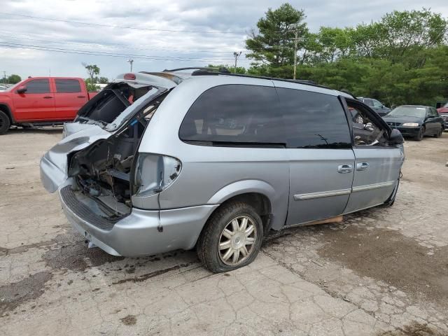 2005 Chrysler Town & Country Touring