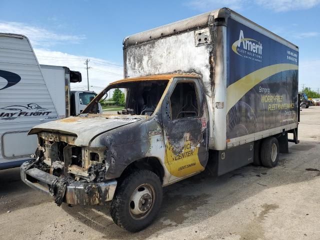 2014 Ford Econoline E350 Super Duty Cutaway Van