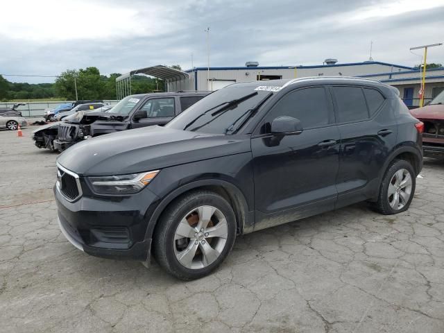 2019 Volvo XC40 T5 Momentum