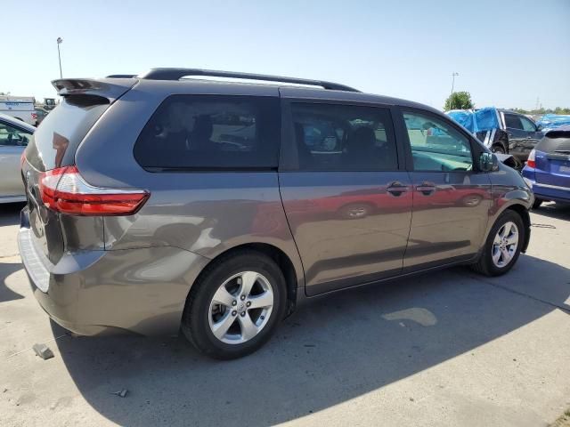 2016 Toyota Sienna LE