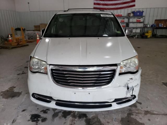 2014 Chrysler Town & Country Touring L