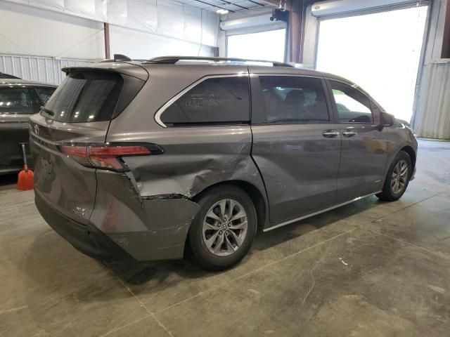 2021 Toyota Sienna XLE