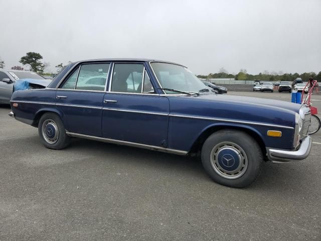 1970 Mercedes-Benz 220