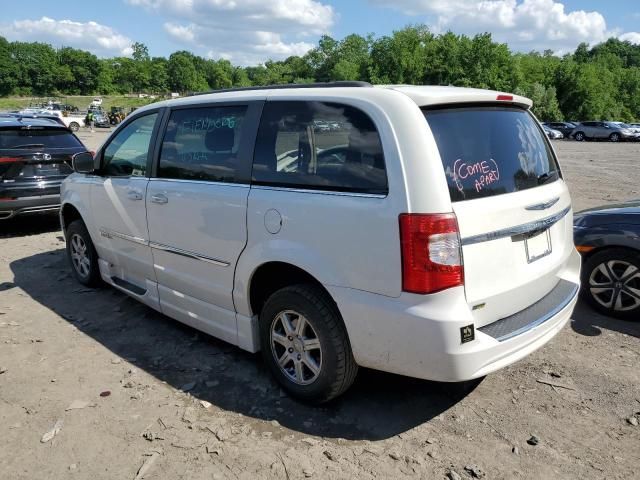 2013 Chrysler Town & Country Touring