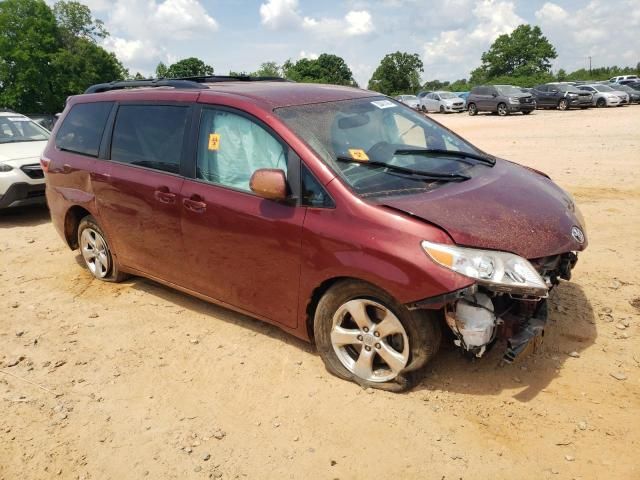 2017 Toyota Sienna LE