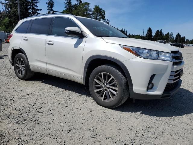 2017 Toyota Highlander SE