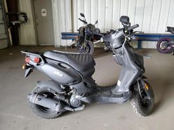 Motos salvage para piezas a la venta en subasta: 2014 Genuine Scooter Co. Roughhouse 50