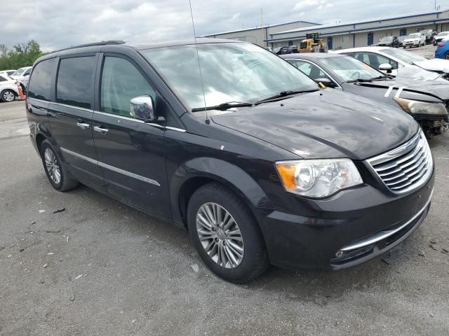 2014 Chrysler Town & Country Touring L