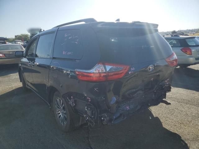 2020 Toyota Sienna XLE