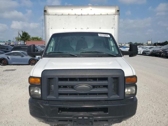 2015 Ford Econoline E350 Super Duty Cutaway Van