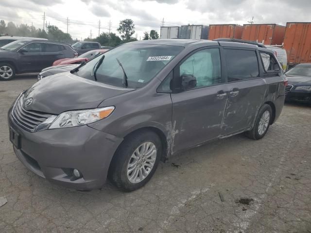 2016 Toyota Sienna XLE