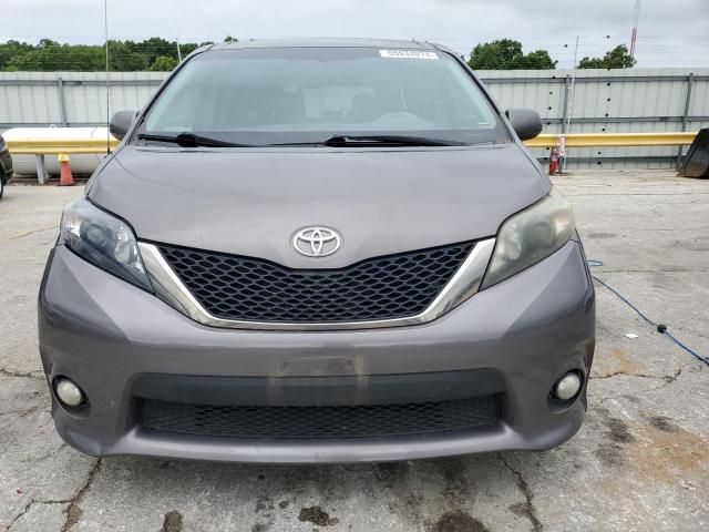 2012 Toyota Sienna Sport