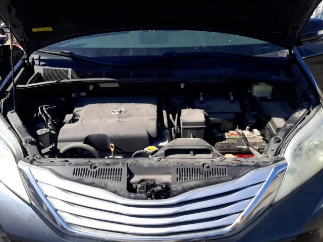 2014 Toyota Sienna XLE