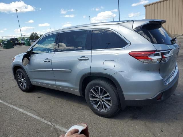 2017 Toyota Highlander SE