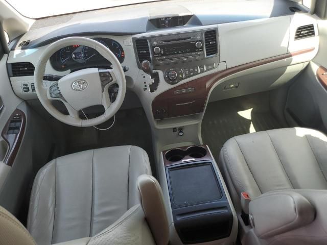 2013 Toyota Sienna XLE