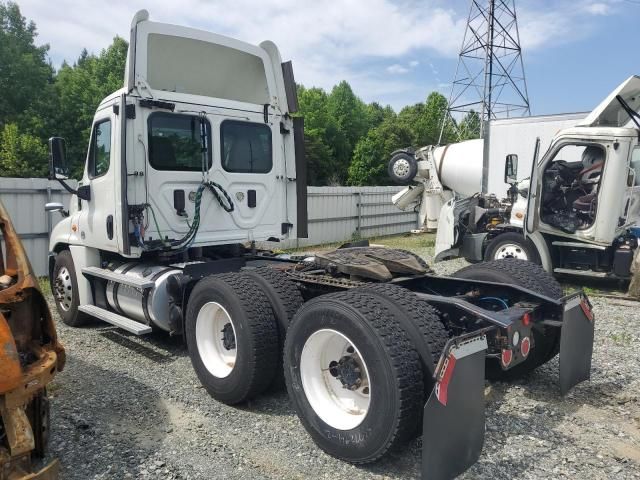 2017 Freightliner Cascadia 125