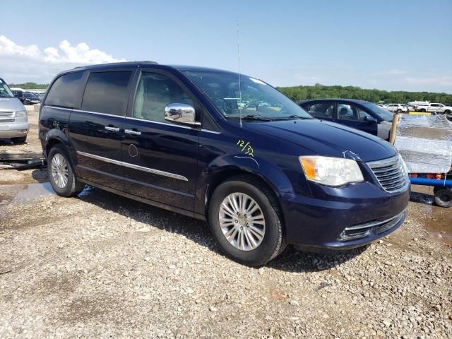 2014 Chrysler Town & Country Touring L