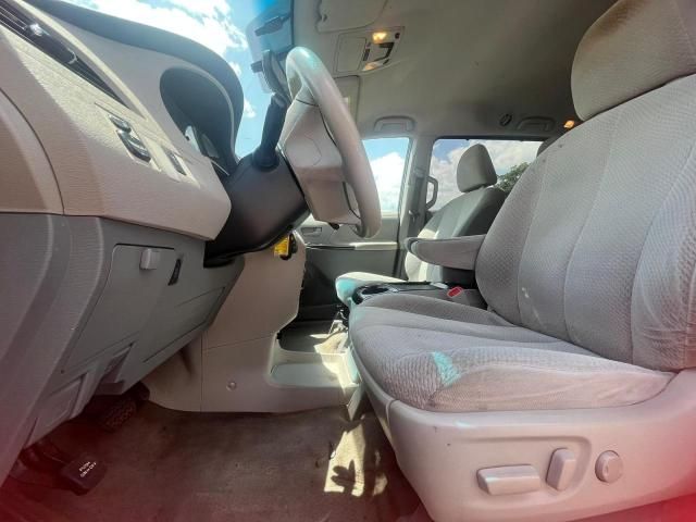 2011 Toyota Sienna LE