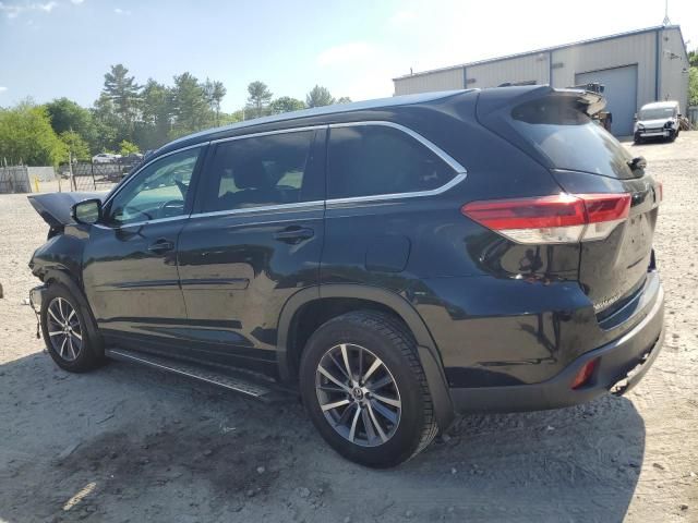 2017 Toyota Highlander SE