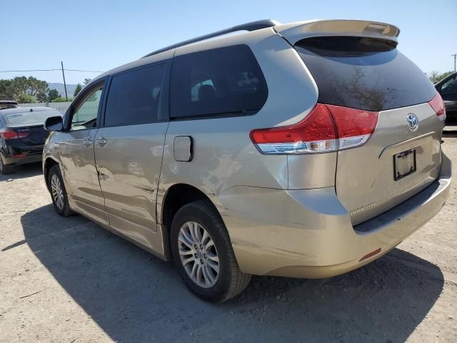 2011 Toyota Sienna XLE