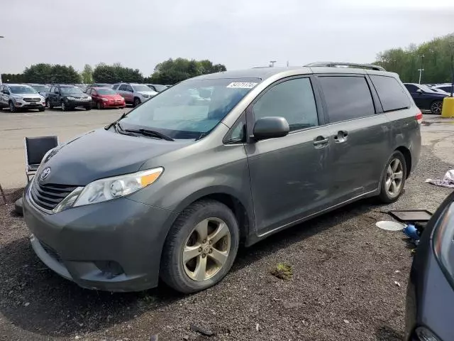 2011 Toyota Sienna LE