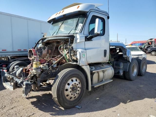 2018 Freightliner Cascadia 126