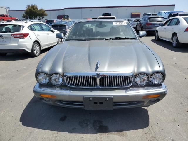 2002 Jaguar XJ8