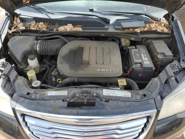 2012 Chrysler Town & Country Touring