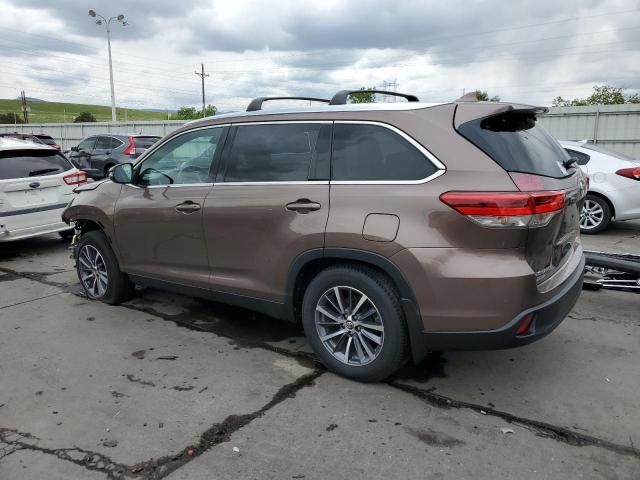 2019 Toyota Highlander SE