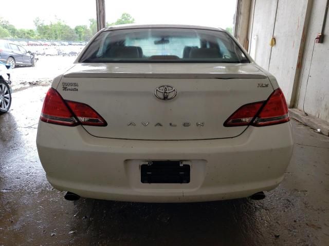 2005 Toyota Avalon XL