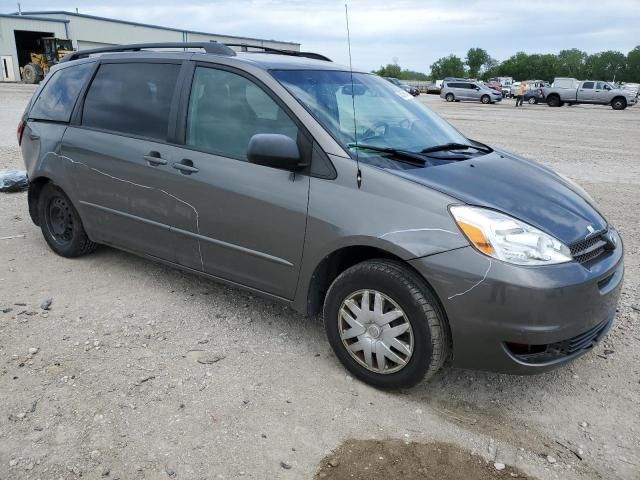 2004 Toyota Sienna CE