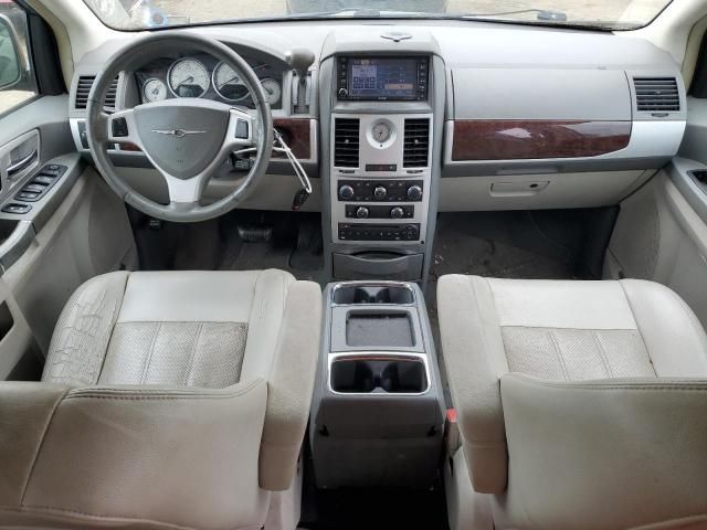 2009 Chrysler Town & Country Touring