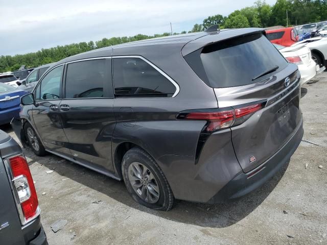 2021 Toyota Sienna LE