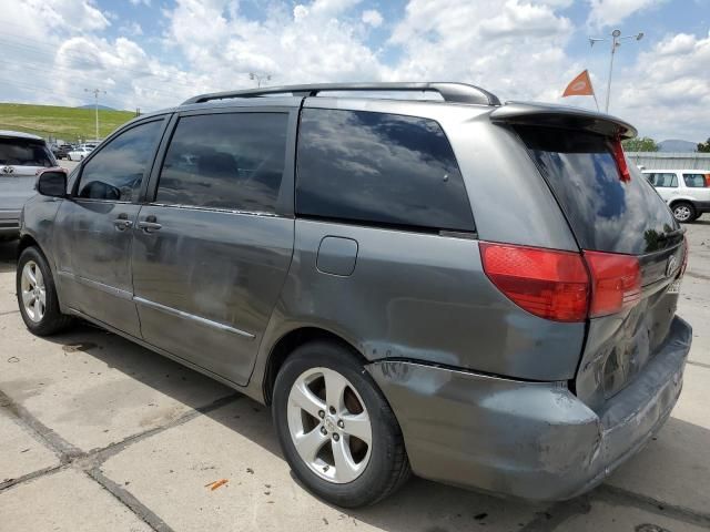 2004 Toyota Sienna CE