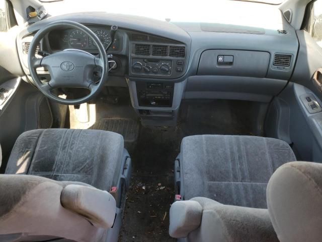 1998 Toyota Sienna LE