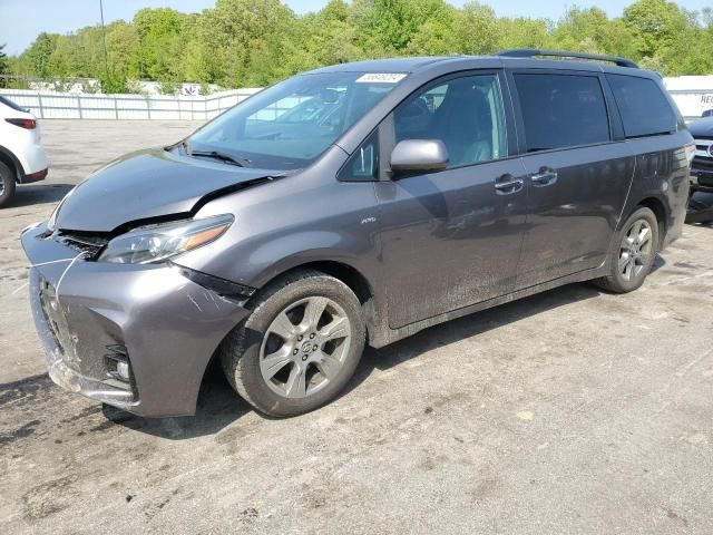 2019 Toyota Sienna SE