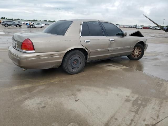 2003 Ford Crown Victoria LX