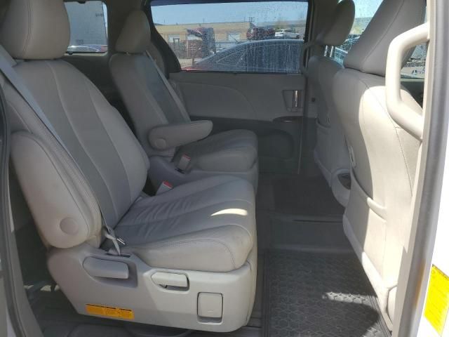 2013 Toyota Sienna XLE