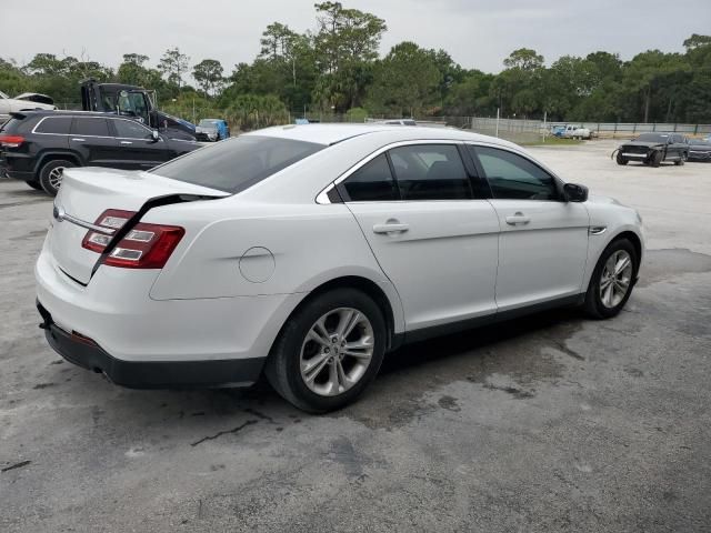 2015 Ford Taurus SE