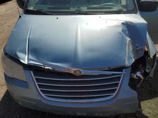 2009 Chrysler Town & Country LX