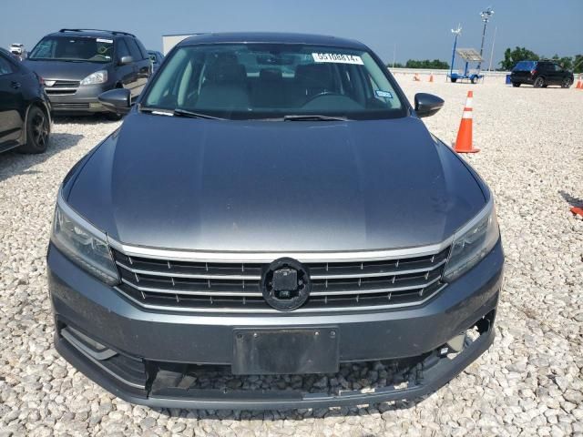 2016 Volkswagen Passat SE