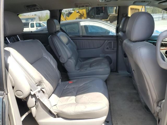 2004 Toyota Sienna XLE