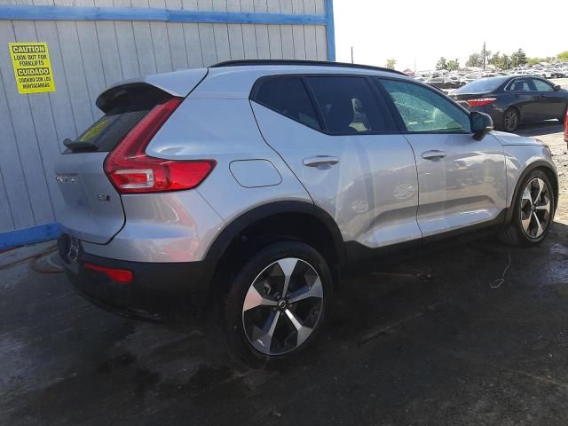 2024 Volvo XC40 Core