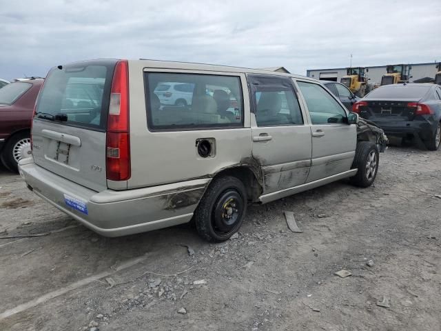 2000 Volvo V70 Base