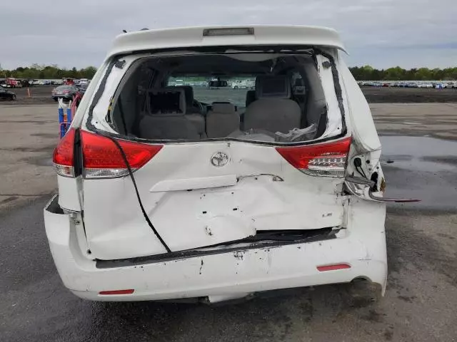 2011 Toyota Sienna LE