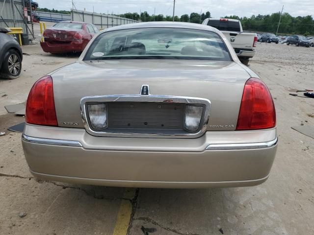 2006 Lincoln Town Car Signature Limited