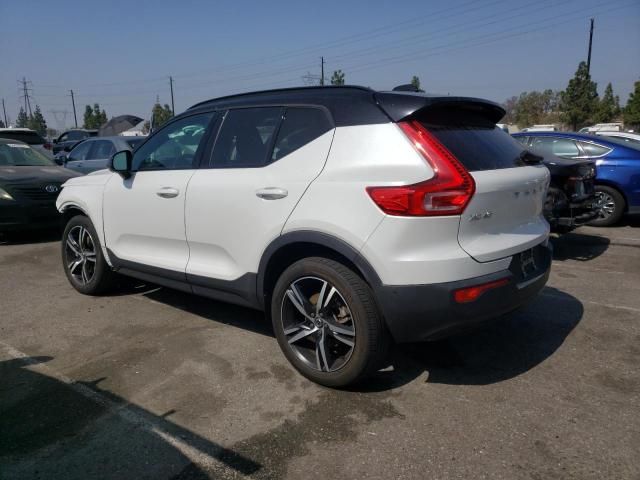 2022 Volvo XC40 T5 R-Design