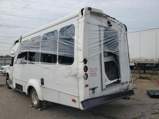 2017 Ford Econoline E350 Super Duty Cutaway Van